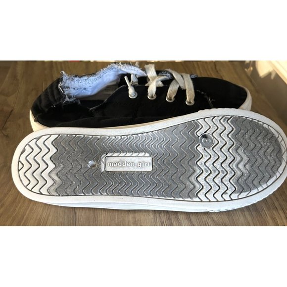 Madden Girl Black Distressed Tennis Shoes Marisa Style Size 8 - Picture 10 of 10